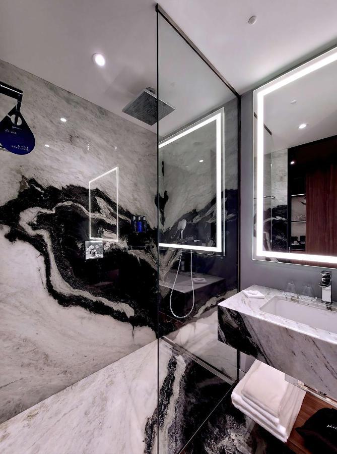 Radisson Blu Aurum Hotel, Brassó Kültér fotó Bathroom